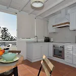 Sea Views In Prime Location By Pvl Daire