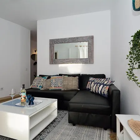 Sea Views In Prime Location By Pvl * 엘 골포